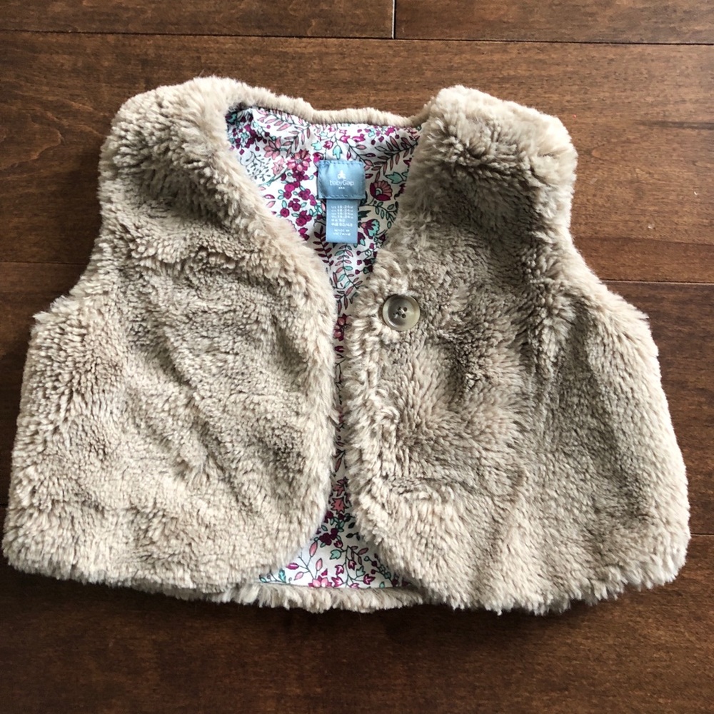 Gap faux fur vest